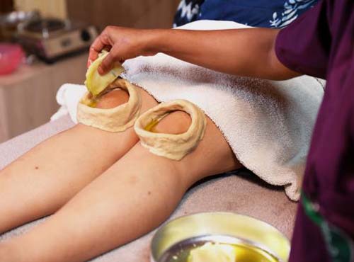 Janu-Basti-therapy Janu Basti therapy